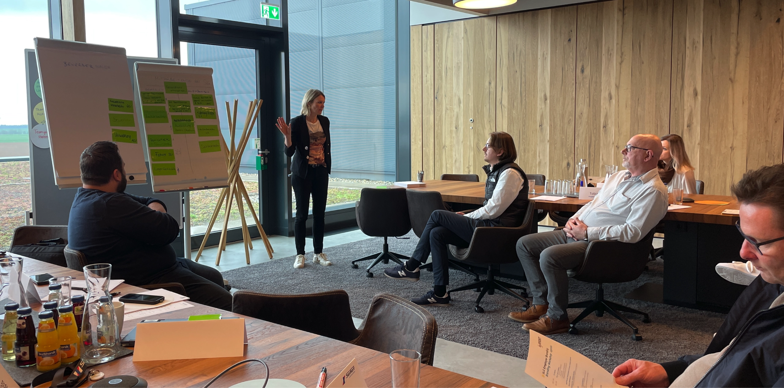Workshop zum Seifert Logistics Employer Branding mit Präsentation und gemeinsamer Markenarbeit